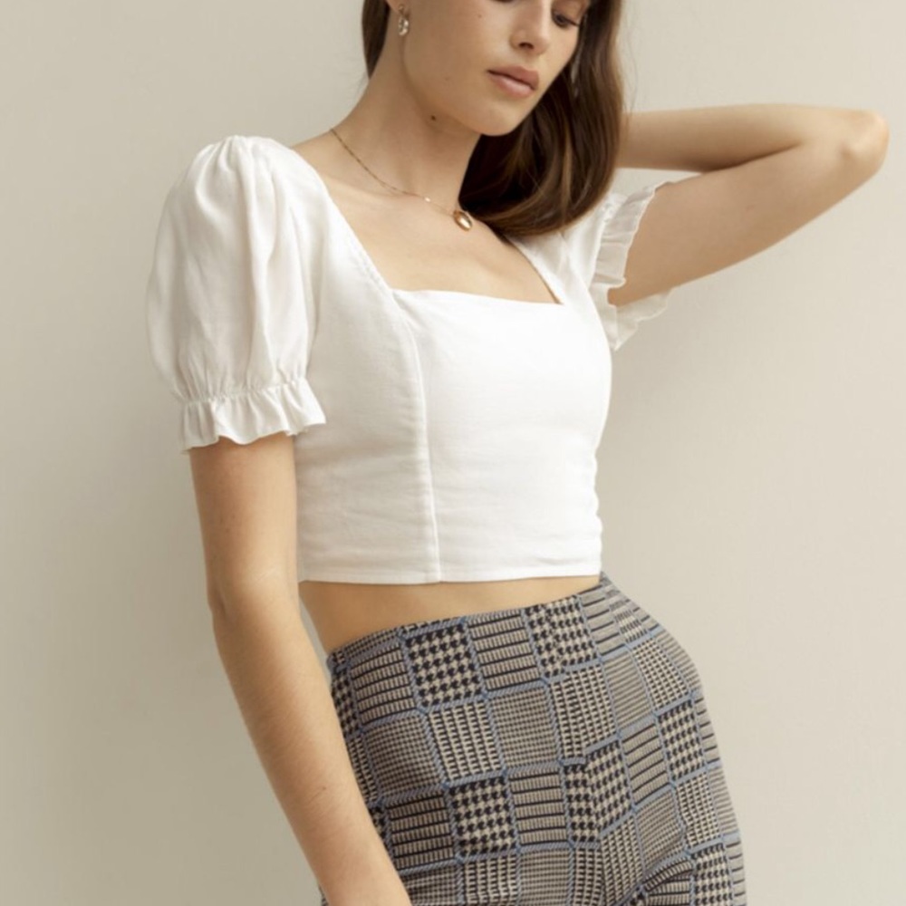 UO Mia Puff Sleeve Cropped Top
